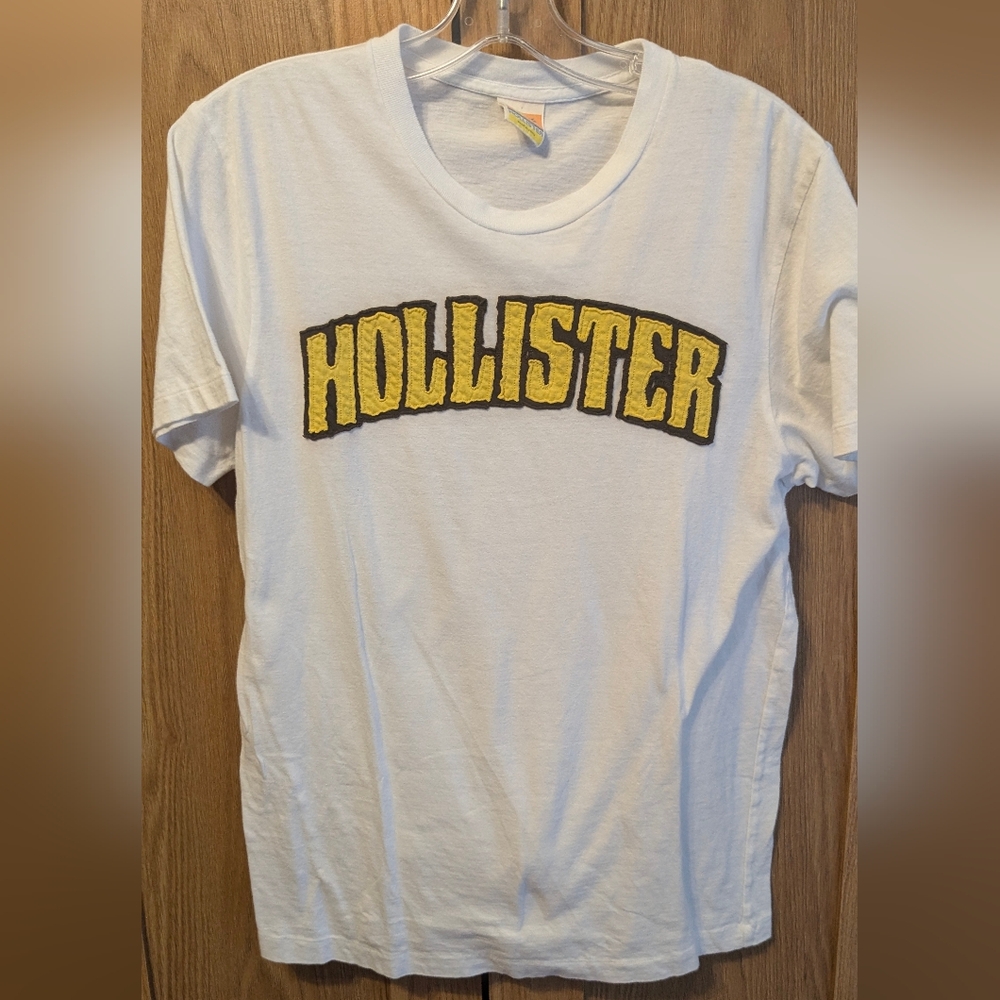 Hollister T shirt